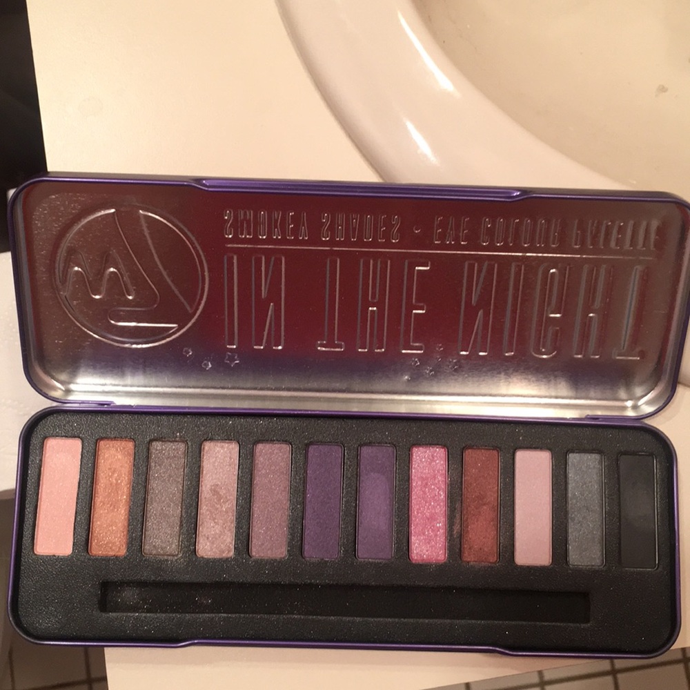 in the night smokey eyeshadow palette